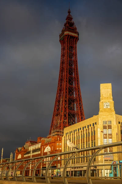Blackpool Tower Met Donkere Lucht — Stockfoto