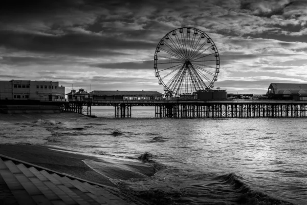 Blackpool Ferris Koło Molo Zachodzie Słońca — Zdjęcie stockowe