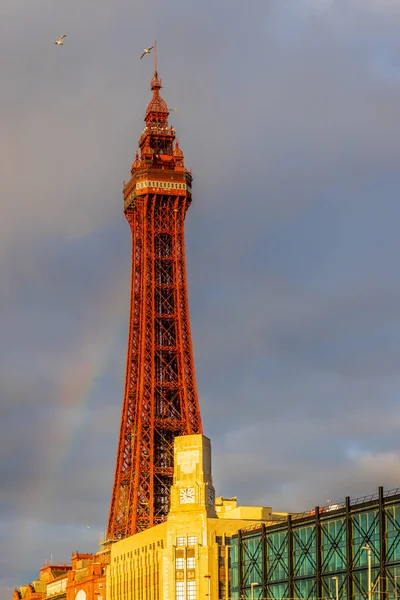 Blackpool Tower Met Een Regenboog Bij Zonsondergang — Stockfoto