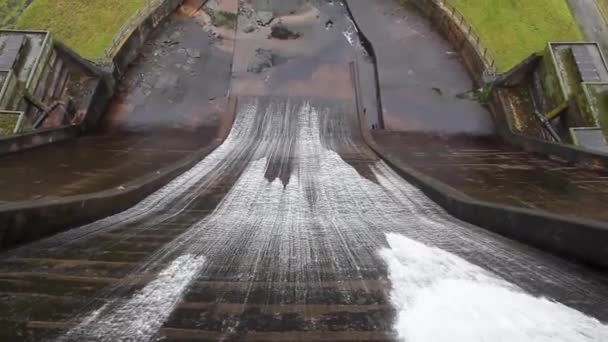 Overflow Baitings Reservoir Diga Trova Tra Littleborough Ripponden Nel West — Video Stock