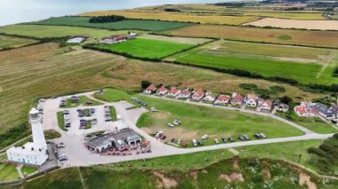 Flamborough baş deniz feneri insansız hava aracı görüntüsü 4K