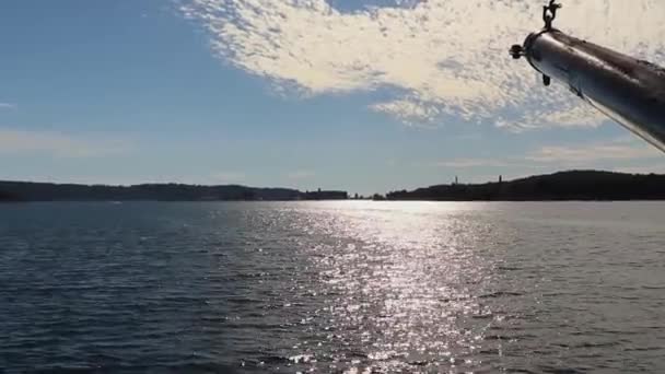 Kilátás Vízre Hajó Orrából Bowsprit Jobb Oldalon Haladunk Előre Tengerben — Stock videók
