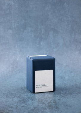 Pyunkang Yul markasının yüz nemlendiricisinin karton kutusu.