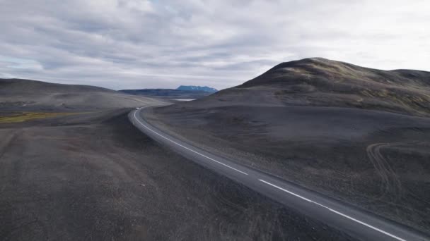 Drohne Über Dem Isländischen Hochland Zentralisland Hochwertiges Video — Stockvideo