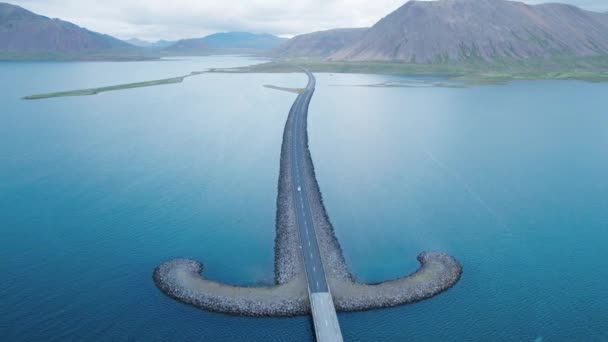 Drone Aerial Kolgrafafjordur Sword Highway Исландии Высококачественное Видео Мост Через — стоковое видео