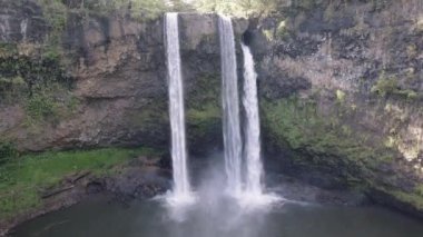 Wailua Şelalesinin insansız hava aracı Kauai, Hawaii