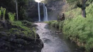 Wailua Şelalesinin insansız hava aracı Kauai, Hawaii