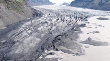 İzlanda 'daki İskandinavya Buzulu Uçağı' ndan. Yüksek kaliteli 4K video. İzlanda 'daki Vatnajokull Ulusal Parkı Buzulları