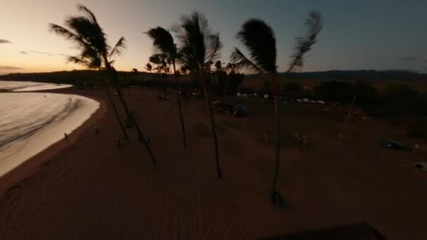 Sunset Fpv Drone Hawaiian Beach Filmado Poipu Beach Kauai Havaí — Vídeo de Stock