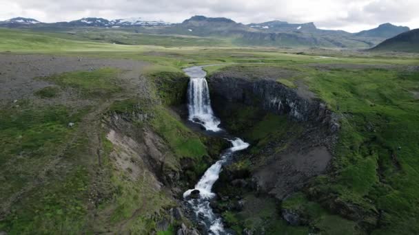 Drone Aerial Kerlingarfoss Cascata Vicino Olafsvik Sulla Penisola Snafellsnes Islanda — Video Stock