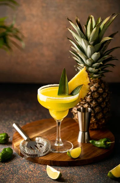 Cocktailkonzept Ananas Jalapeno Margarita Frontansicht — Stockfoto