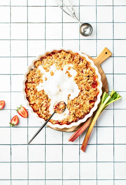 Rhubarb Strawberry Cobbler Ready Serve Eat Top View — Stock Photo, Image