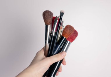 Makyaj uygulaması için güzellik araçları