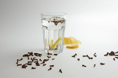 Ağız ve Sindirim Sağlığı İçin Doğal karanfil Limonu Suyu