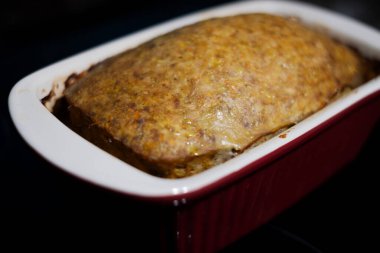 Fırında ev yapımı et güveci.