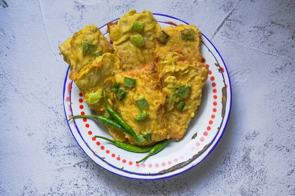 Deep fried tempeh : Tempe Mendoan