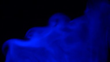 İnce duman efektli siyah arkaplan