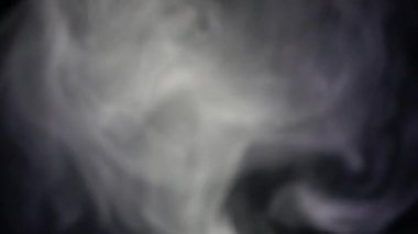 İnce duman efektli siyah arkaplan