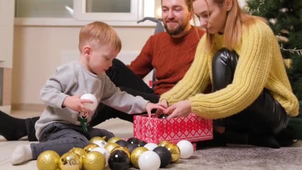 Buon Natale Buone Feste Famiglia Felice Divertirsi Giocare Insieme Vicino — Video Stock
