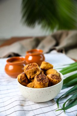 Hindistan, Maharashtra 'dan ünlü aperatif. Kopya alanı olan Bakwadi.