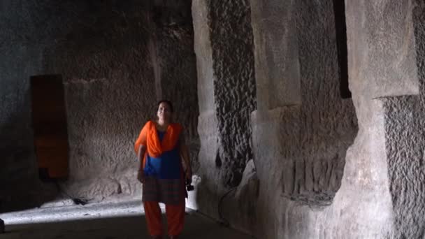 Посещение Пещер Аджанты Знакомство Древними Пещерами Аджанты Пещеры Аджанты Являются — стоковое видео