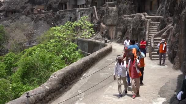 Ajanta Maharashtra India Junio 2022 Asistentes Las Cuevas Ajanta Patrimonio — Vídeo de stock