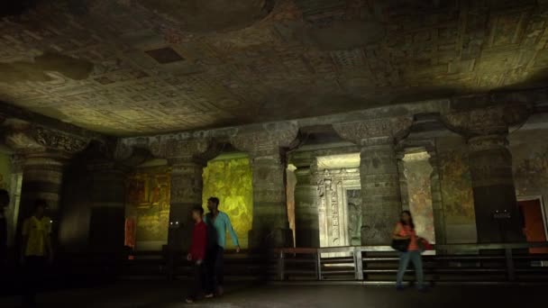 Ajanta Maharashtra India 2022 동굴을 방문하고 관광객 기원전 세기로 거슬러 — 비디오