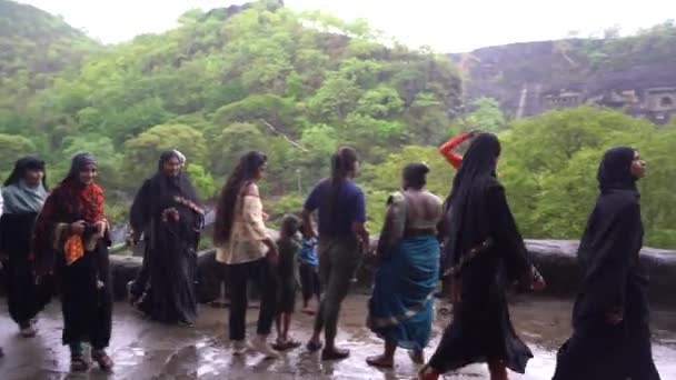 Ajanta Maharashtra India Június 2022 Turisták Látogató Látta Ajanta Barlangok — Stock videók
