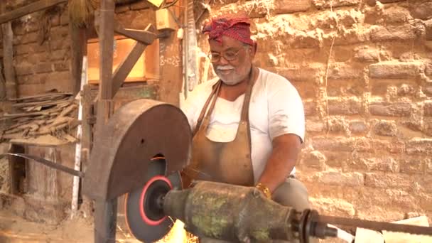 Nagpur Maharashtra Ινδια Ιανουαριου 2023 Εργάτης Πριονιστηρίου Κοπής Ξύλου Στο — Αρχείο Βίντεο