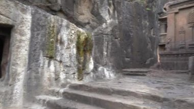 Aurangabad, Maharashtra, Hindistan - 14 Haziran 2022: Antik Ellora mağara kompleksinin inanılmaz detayları. 