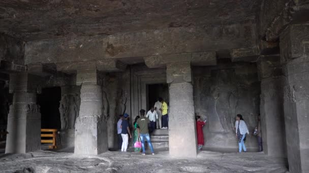 オーランガバード マハラシュトラ州 インド 2022年6月14日 エローラ洞窟複合体の内部ビュー — ストック動画