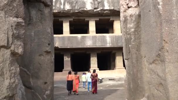 Aurangabad Maháráštra Indie Června 2022 Turisté Těší Výhledu Antický Jeskynní — Stock video
