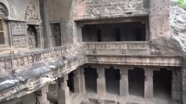 Aurangabad, Maharashtra, Hindistan - 14 Haziran 2022: Antik Ellora mağara kompleksinin inanılmaz detayları. 