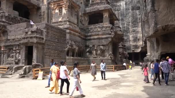Aurangabad Maharashtra India Giugno 2022 Turisti Che Esplorano Complesso Grotte — Video Stock