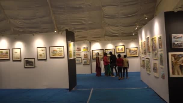 Khajuraho Madhya Pradesh India Marca 2022 Ludzie Odwiedzają Wystawy Sztuki — Wideo stockowe
