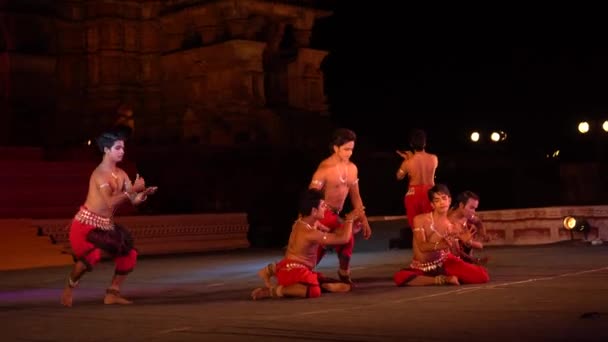Khajuraho India Február 2022 Táncosok Klasszikus Táncot Járnak Khajuraho Táncfesztiválon — Stock videók