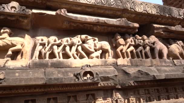 Erotik Çift Heykelleri Dış Duvarlarda Efsanevi Figürler Khajuraho Tapınağı Unesco — Stok video