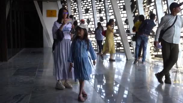 Narmada Gujarat Ινδια Μαρτιου 2022 Τουρίστες Μουσείο Γκαλερί Μέσα Στο — Αρχείο Βίντεο
