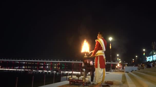 Narmada Gujarat India Mars 2022 Präster Röd Mantel Ber Den — Stockvideo