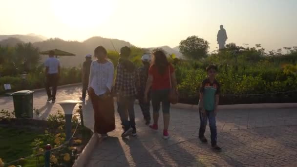 Narmada Gujarat India Maart 2022 Toeristen Bezoek Bij Het Eenheidsbeeld — Stockvideo