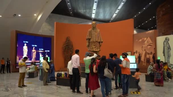 Narmada Gujarat India March 2022 Tourists Museum Gallery Statue Unity — Stock Video