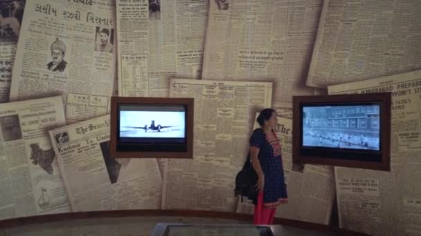 Narmada Gujarat Índia Março 2022 Turistas Museu Galeria Dentro Estátua — Vídeo de Stock