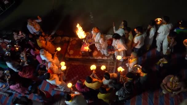 Vrindavan Indien September 2022 Hindus Vollziehen Das Yamuna Aarti Ritual — Stockvideo