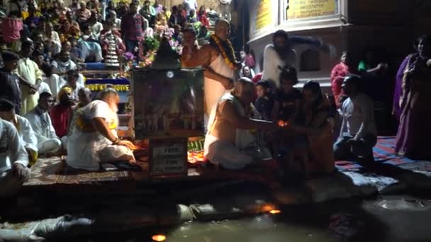 Vrindavan India Eylül 2022 Hindu Halkı Vrindavan Yamuna Aarti Ayinini — Stok video