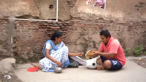 Vrindavan India Eylül 2022 Vrindavan Pazarının Sokaklarında Yerel Pazar Tedarikçiler — Stok video