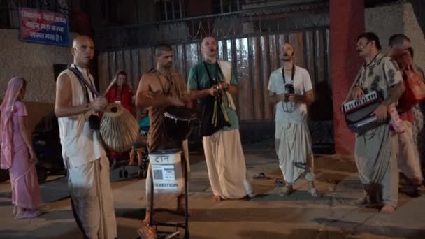 Vrindavan India Septiembre 2022 Devoto Tocando Cantos Kirtan Templo Krishna — Vídeos de Stock