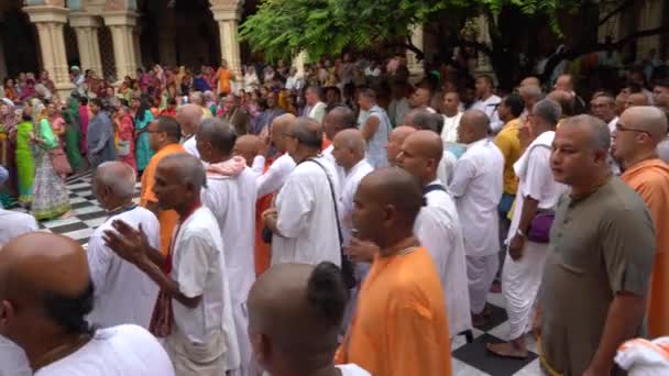 Vrindavan India Września 2022 Wielbiciel Grający Pieśni Kirtana Świątyni Krishna — Wideo stockowe