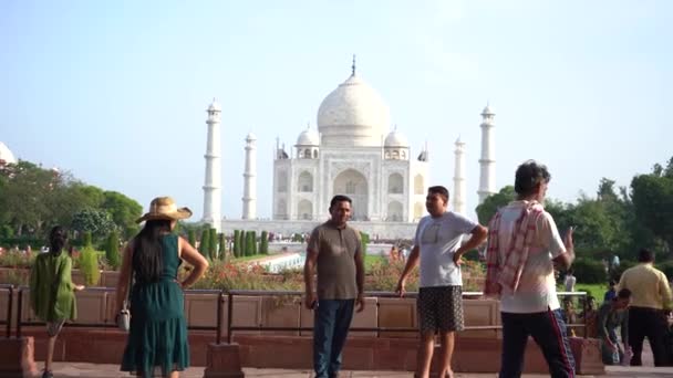 Agra Uttar Pradesh 2022 인도와 세계의 관광객들이 마할을 방문하고보고 마할은 — 비디오