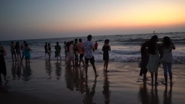 Goa India Március 2023 Turisztikai Élvezet Naplementekor Calangute Tengerparton Goa — Stock videók