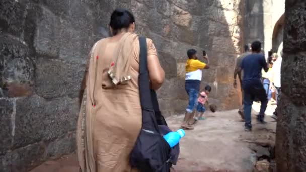 Malvan Maharashtra India Marzo 2023 Turistas Visitando Fuerte Sindhudurg Construido — Vídeo de stock